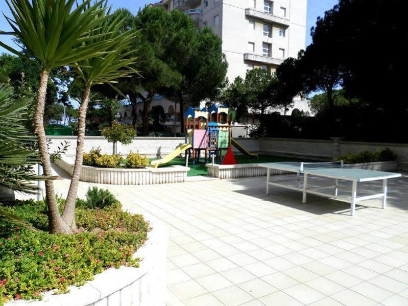 Hotel Blaucel ブラナス エクステリア 写真